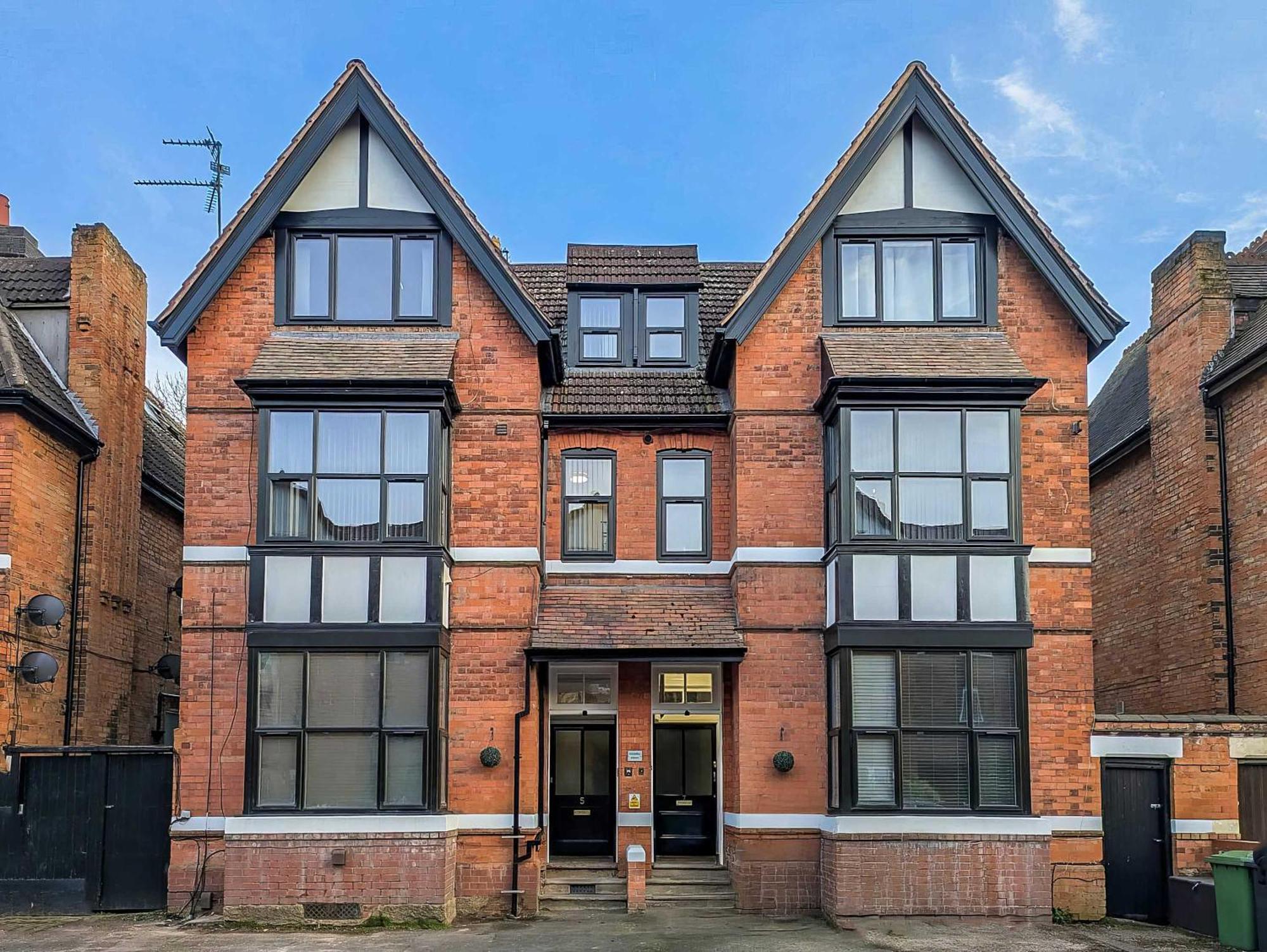 Apartment Amber Delightful Moseley Mews, By Staystaycations Birmingham